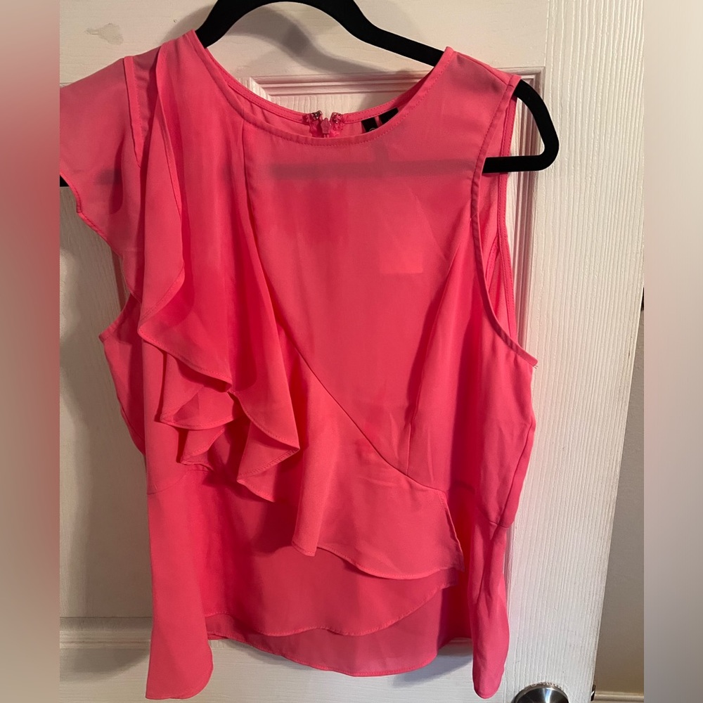 BRAND NEW W/ TAGS Versona ruffled blouse